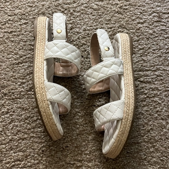 White sandals - Picture 4 of 8